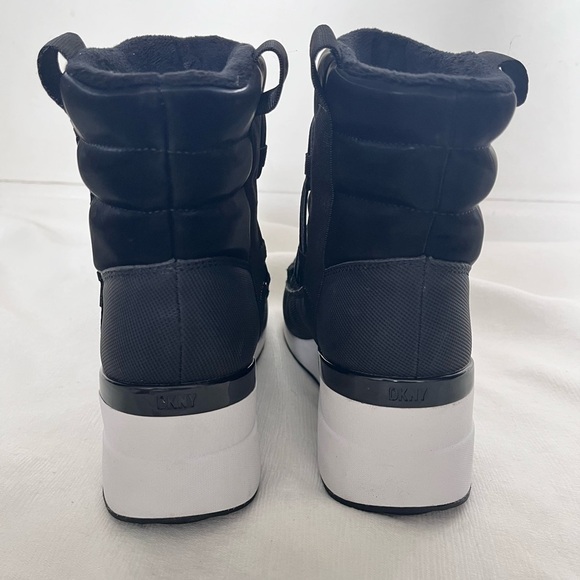 DKNY women’s Perla wedged bootie 7.5 - Picture 4 of 6